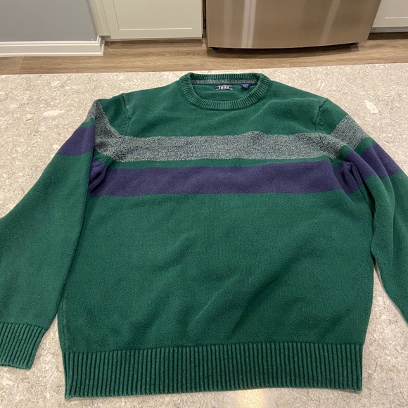 Izod Men’s Sweater—Large - Picture 1 of 4